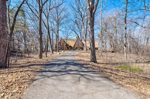 700 Hillside Dr, Wayzata, MN 55391