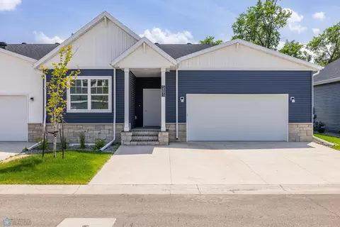 5893 41st St S, Fargo, ND 58104