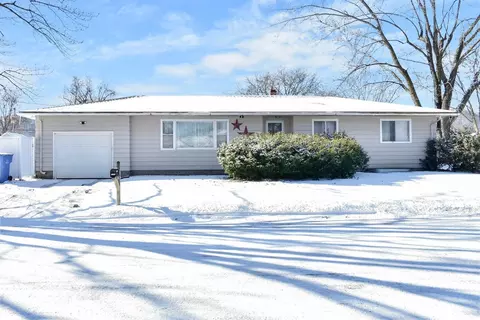 4555 W 8th St, Goodview, MN 55987