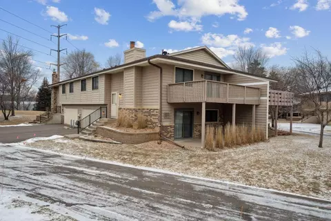 11152 Xavier Ct, Bloomington, MN 55437