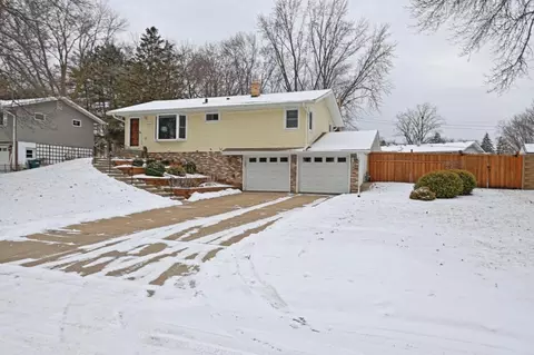 3497 Milton St N, Shoreview, MN 55126