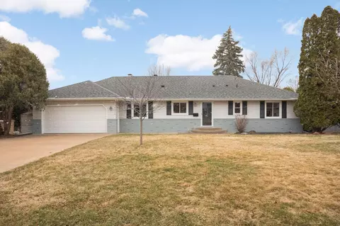 5716 Lois Ln, Edina, MN 55439