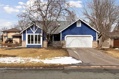 315 Oakhill Dr, Shoreview, MN 55126