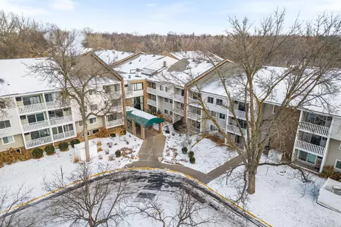 1601 N Innsbruck Dr #284NE, Fridley, MN 55432