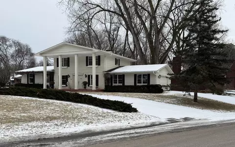 7301 Shannon Dr, Edina, MN 55439