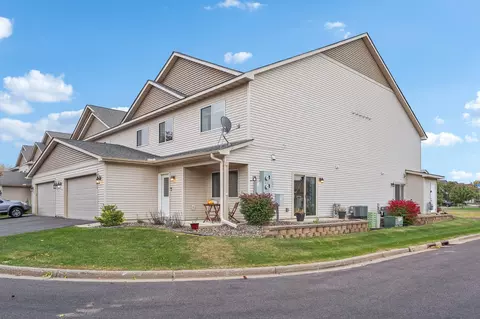 136 Jessica Pl, River Falls, WI 54022