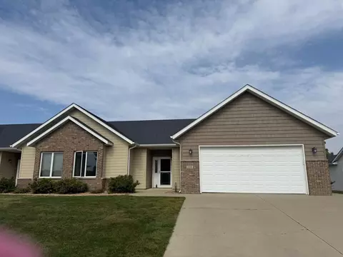 1816 Evergreen Pl NE, Owatonna, MN 55060