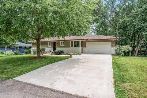 14027 Royal Ct, Minnetonka, MN 55345