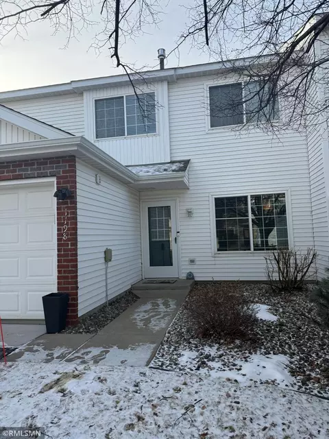 1198 Highpoint Curv, Shakopee, MN 55379