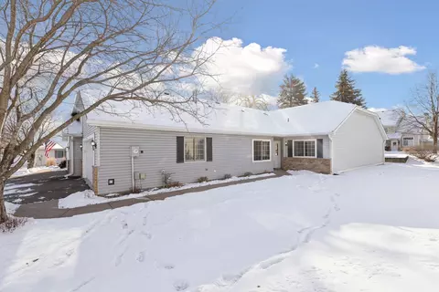 8939 Thomas Ln, Woodbury, MN 55125
