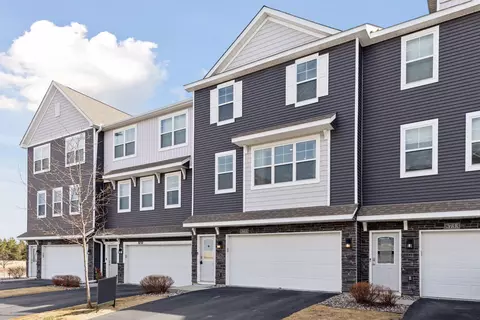 8735 Granite Cir, Woodbury, MN 55129