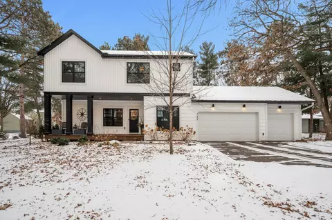 162 Saint Marie St, Shoreview, MN 55126