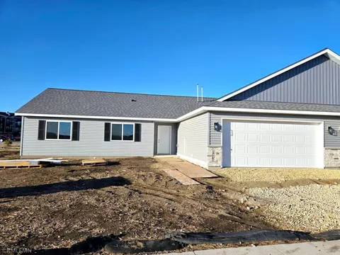 2007 Clark St, Saint Peter, MN 56082