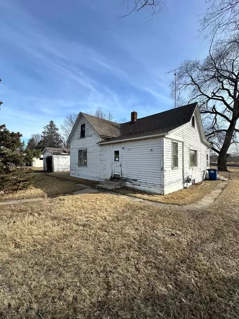 216 4th St SE, Wadena, MN 56482