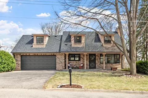 1341 Valleyview Rd, Chaska, MN 55318
