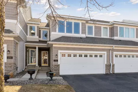 2759 Spy Glass Dr, Chaska, MN 55318