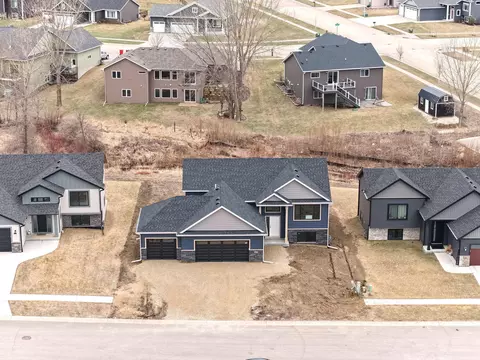 1009 12th Ave NW, Kasson, MN 55944