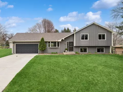 3848 Westbury Dr, Eagan, MN 55123