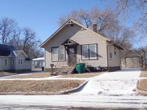 131 Bluff Ave, Jackson, MN 56143