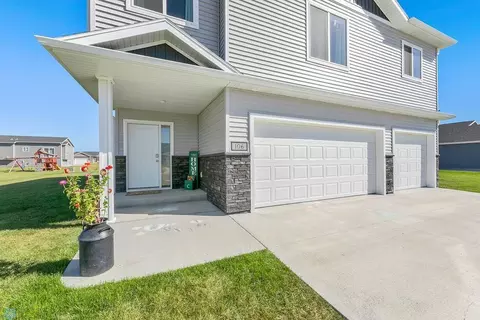 106 16th St NE, Barnesville, MN 56514