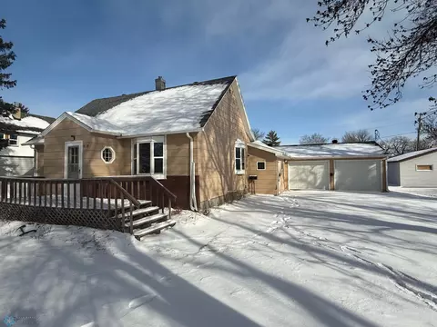 818 12th St N, Breckenridge, MN 56520