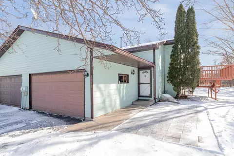 7187 17th St N, Oakdale, MN 55128