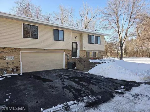 410 98th Ave NE, Blaine, MN 55434