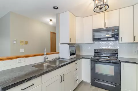1806 Pioneer Rd # 212, Red Wing, MN 55066