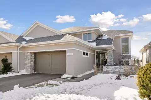 1485 Waterford Dr, Golden Valley, MN 55422