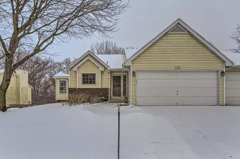 12807 Eastview Curv, Apple Valley, MN 55124