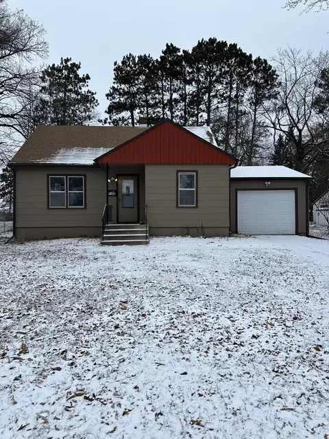 1316 1st St, Princeton, MN 55371