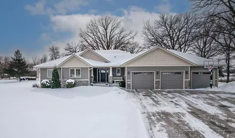 624 Jasmine Ln, Saint Joseph, MN 56374