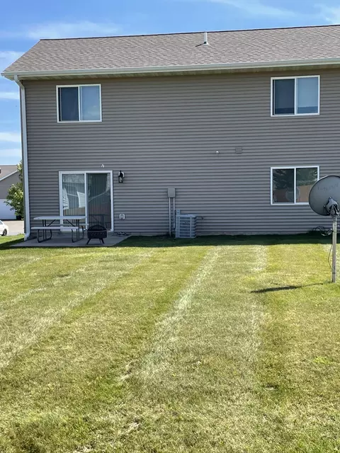 403 E Cheyenne St, Roberts, WI 54023 photo 2