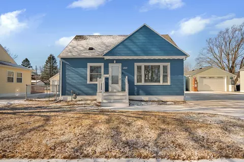 1809 3rd St NE, Austin, MN 55912