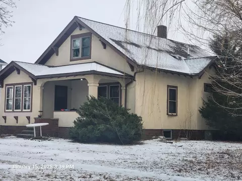 360 Mcgrann St, Green Isle, MN 55338
