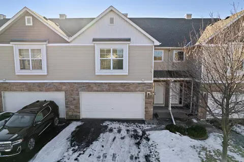 453 Stonewood Ln, Burnsville, MN 55306