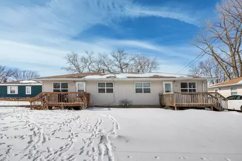 401403 4th Ave NW, Dodge Center, MN 55927