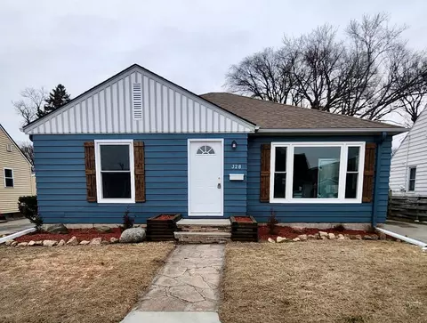 328 Harrison Ave, North Mankato, MN 56003