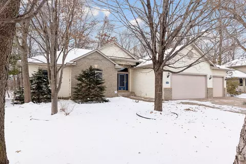 38266 Golden Oaks Trl, North Branch, MN 55056