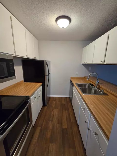 2800 Hamline Ave N #248, Roseville, MN 55113