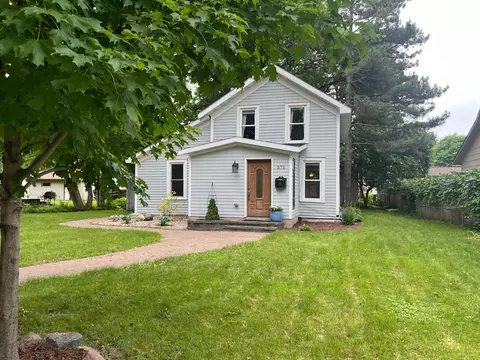 571 Brown St SW, Hutchinson, MN 55350