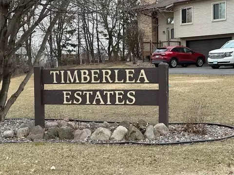 2303 Amberwood Dr, Woodbury, MN 55125
