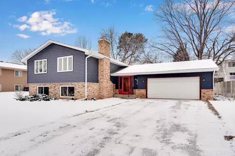8216 Kingslee Rd, Bloomington, MN 55438