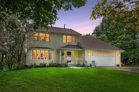 331 Sinnen Cir, Chanhassen, MN 55317