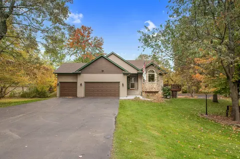 27168 Bayshore Dr, Isanti, MN 55040