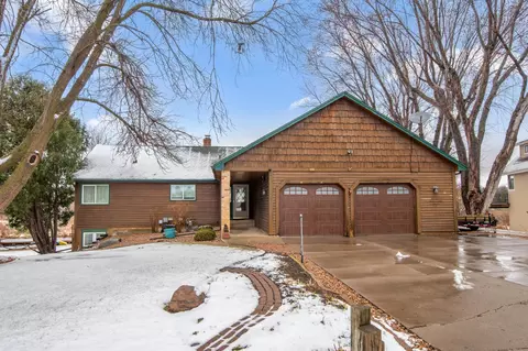 8455 Shadyview Ln N, Maple Grove, MN 55311
