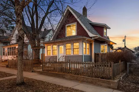 792 Howell St N, Saint Paul, MN 55104
