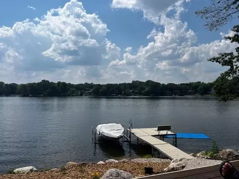 405 Reflection Rd, Apple Valley, MN 55124