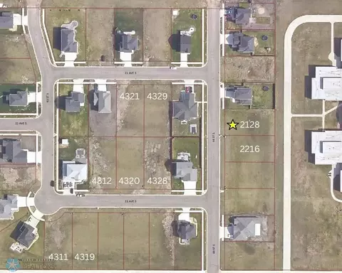 2128 44th St S, Moorhead, MN 56560