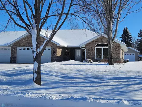 1954 Oakwood Vw, Fergus Falls, MN 56537
